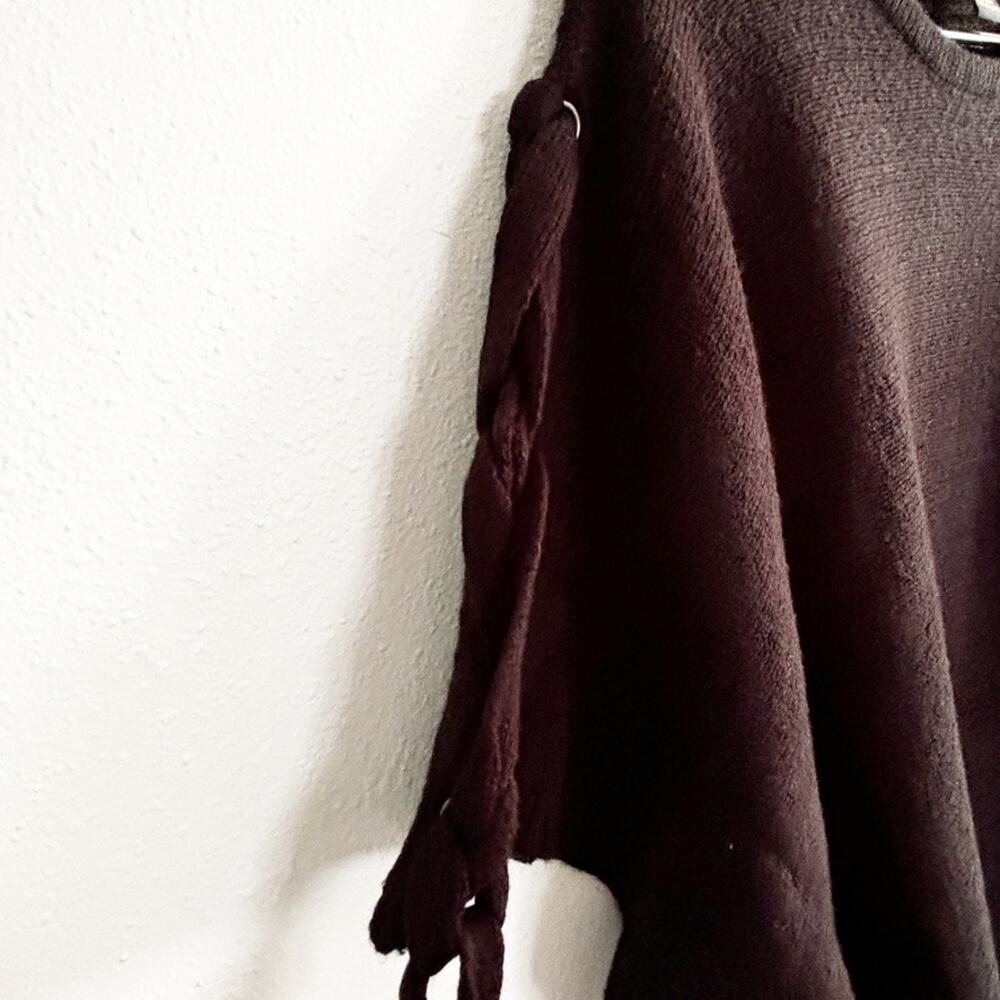 Madden One Size Black Sweater Poncho Braided Shoulder Front Pockets Cozy Staple - Picture 4 of 12